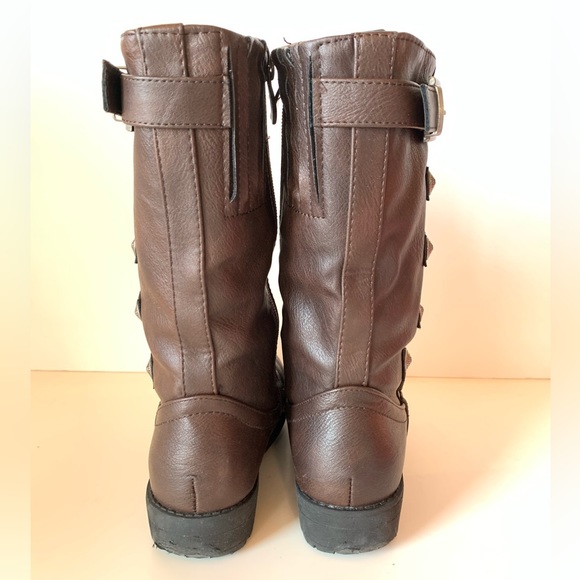 Girl’s Boots. Size 1. Brown Faux Leather. Zipper. Good condition. Furry lining - Picture 3 of 9